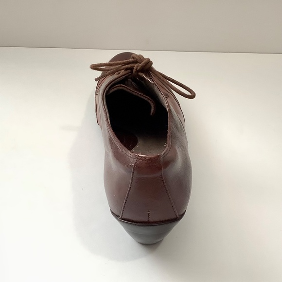 Naturalizer Hampshire Two Tone Brogues - Picture 7 of 10